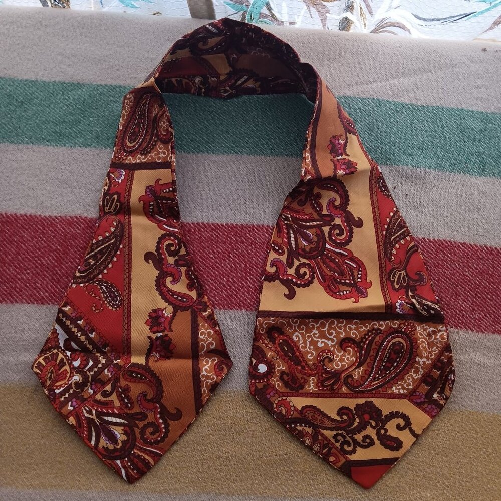 True Vintage Neck Scarf 1960's 38" Mod Groovy Psyachedlic Wrap Big Bow